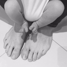 Aaron Ramsey Feet (4 photos)