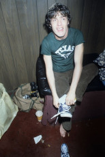 Angus Young Feet (5 photos)