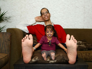 Brahim Takioullah Feet (3 photos)