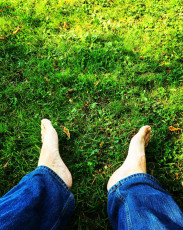 Bret Aaron Knower Feet (2 photos)