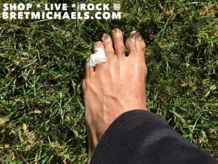Bret Michaels Feet (9 photos)