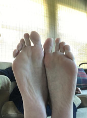 Eric Lower Feet (2 photos)