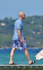 Jeff Bezos Feet (10 photos)