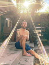 John Frusciante Feet (3 photos)
