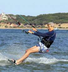 John Kerry Feet (10 photos)