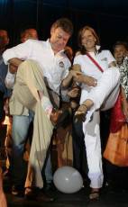 Juan Manuel Santos Feet (9 photos)