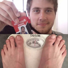 Ryan Broderick Feet (4 photos)