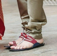 Sachin Tendulkar Feet (9 photos)