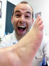 Sal Vulcano Feet (7 photos)