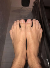 Seth Knight Feet (5 photos)