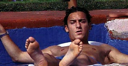Francesco Totti Feet (30 photos)