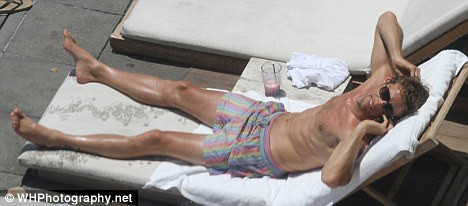 Jenson Button Feet (37 photos)