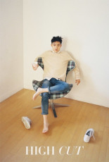 Kyung Soo Do Feet (47 photos)