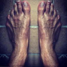 Luca Argentero Feet (28 photos)