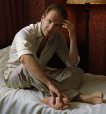 Ralph Fiennes Feet (38 photos)