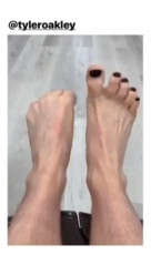 Tyler Oakley Feet (35 photos)