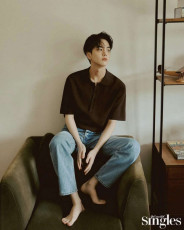 Younghoon Feet (4 images)