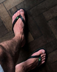 Caio Reczigel Feet (5 images)