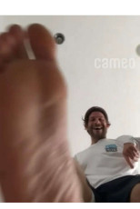 Carter Reeves Feet (4 photos)