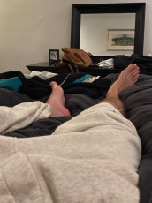 Charlie Puth Feet (2 images)