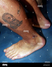 Diego Armando Maradona Feet (7 images)