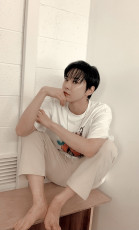 Doyoung Feet (6 images)