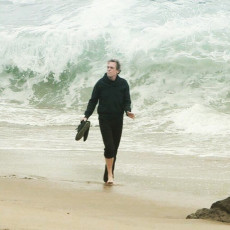 Hugh Laurie Feet (6 photos)