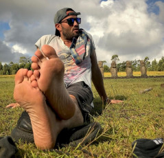 Mauricio Pastrana Feet (8 photos)