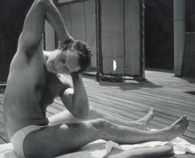 Paul Newman Feet (9 images)