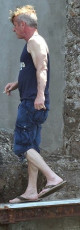 Sean Penn Feet (8 images)
