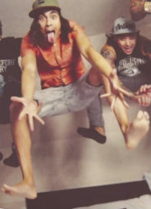 Vic Fuentes Feet (3 images)