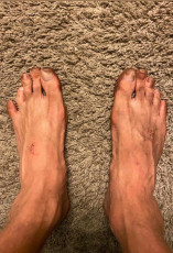 Aaron Homoki Feet (32 photos)