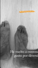 Adil Koukouh Feet (4 photos)