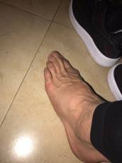 Alan Pulido Feet (29 photos)