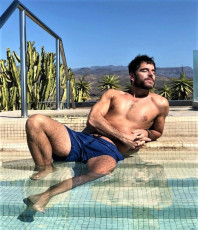 Alfonso Bassave Feet (9 images)