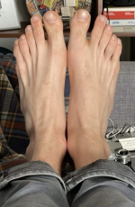 Ben Cahn Feet (4 photos)