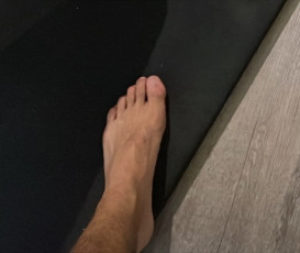 Brock Ashby Feet (3 images)