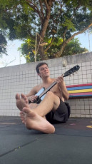 Caio Manhente Feet (4 images)
