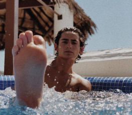 Emilio Osorio Feet (7 images)