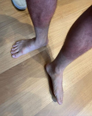 Hugo Bonemer Feet (6 images)