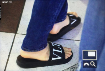 Jeonghan Yoon Feet (9 photos)