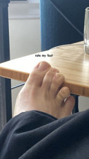 Jeremy Zucker Feet (4 photos)