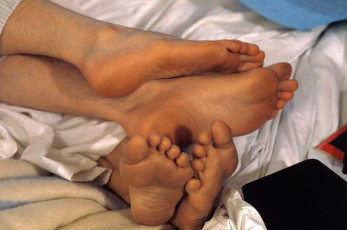John Lennon Feet (9 images)