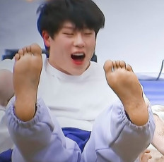 Jooheon Feet (10 photos)
