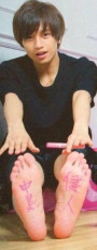 Kento Nakajima Feet (5 photos)