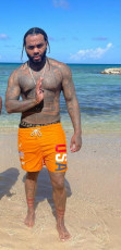 Kevin Gates Feet (3 images)