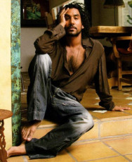 Naveen Andrews Feet (5 photos)