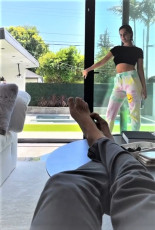 Nick Viall Feet (4 images)