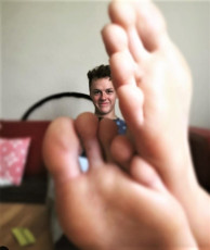 Oscar Morgan Feet (3 photos)