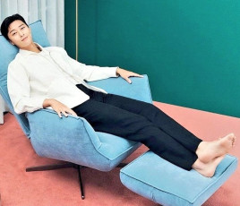 Seo Jun Park Feet (4 images)